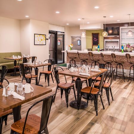 Holiday Inn And Suites Addison By Ihg Ngoại thất bức ảnh