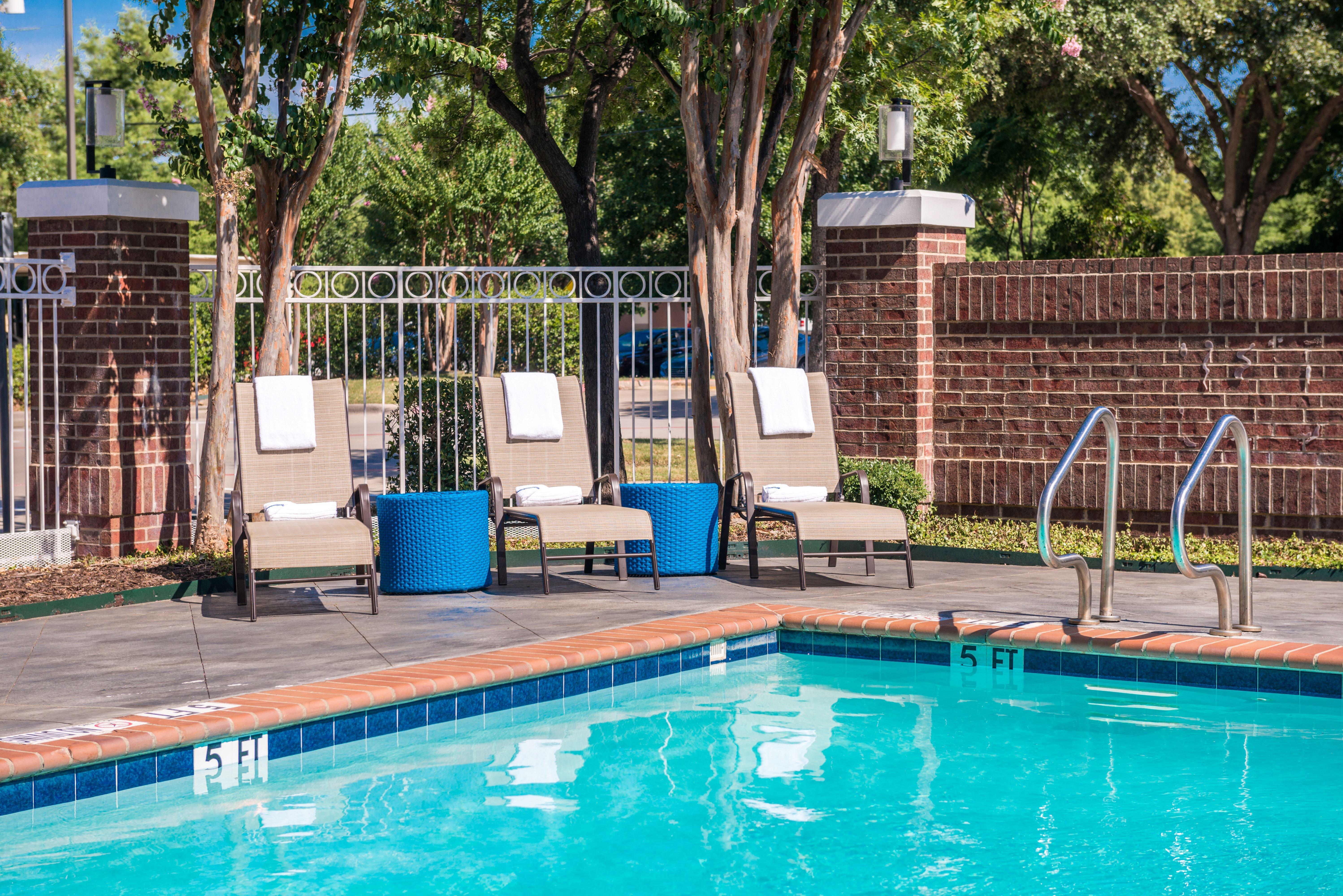 Holiday Inn And Suites Addison By Ihg Ngoại thất bức ảnh
