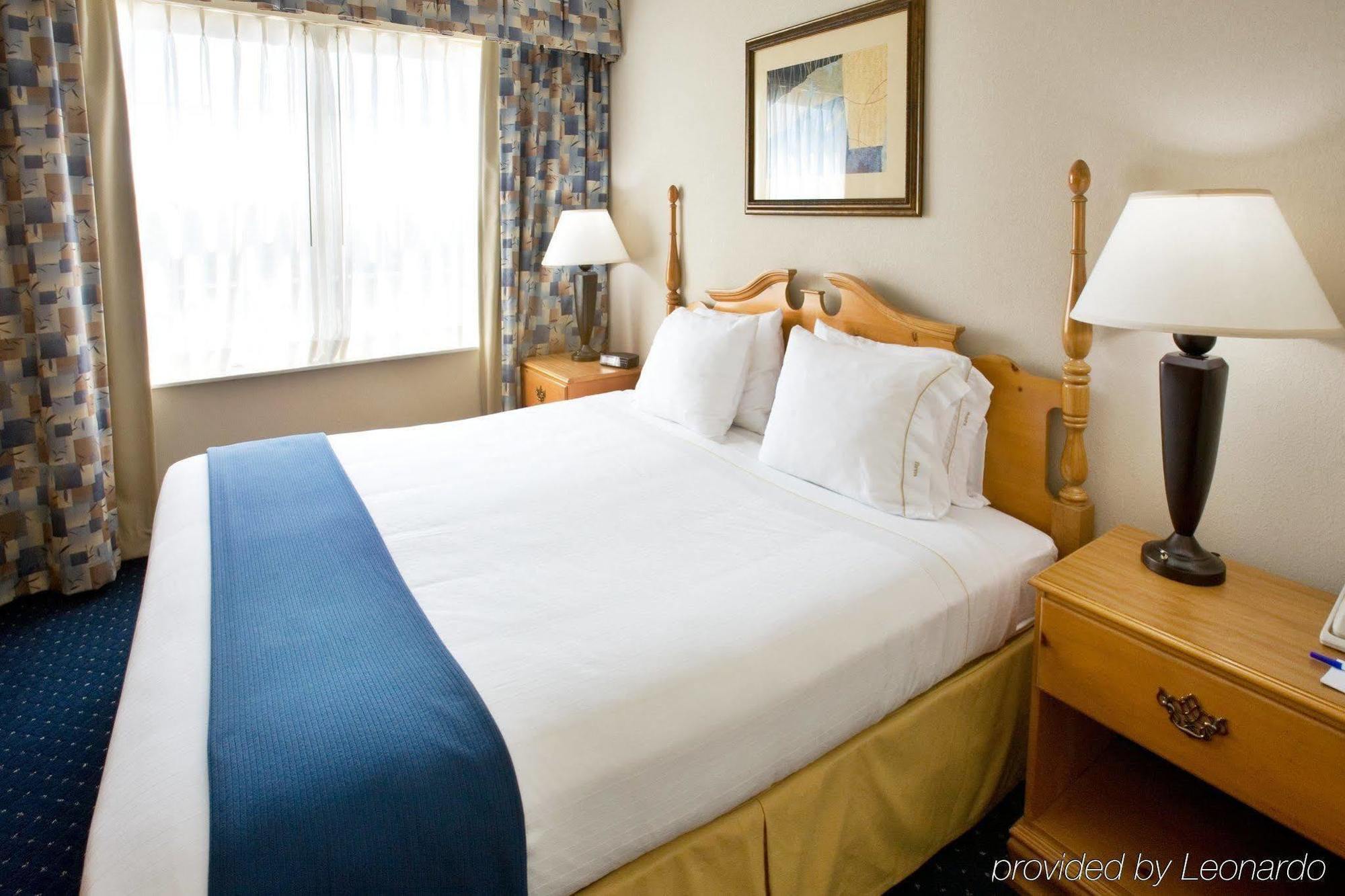 Holiday Inn And Suites Addison By Ihg Phòng bức ảnh
